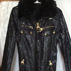 Barbour black belted moto inspired jacket.🧥🇳🇴